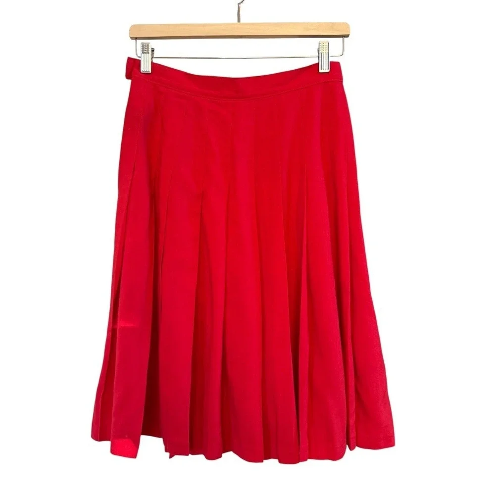 Red Pleated Sophisticates-Pendleton Knee Length Linen Blend Skirt Vintage Small
